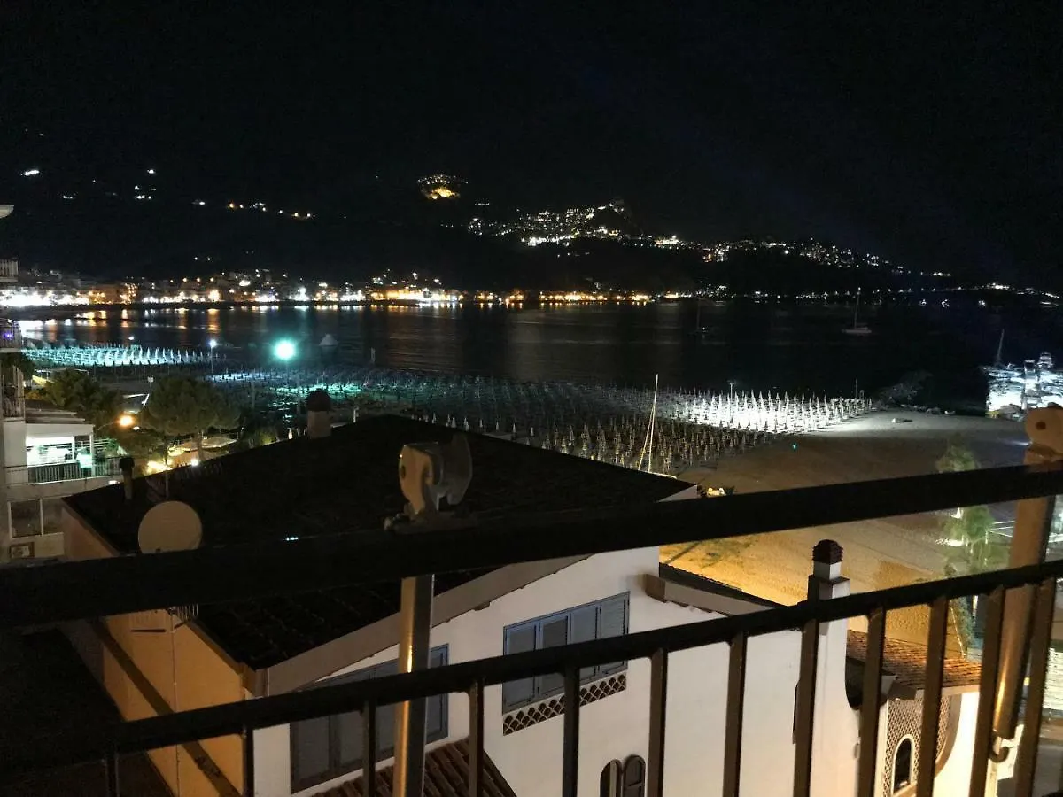 Belvedere Naxos 10 Lägenhet Giardini Naxos Italien