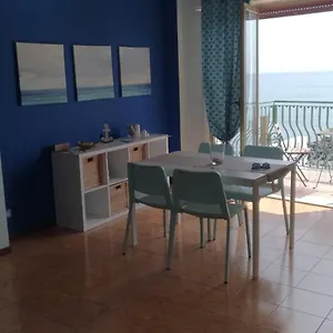 Apartament Beachfront, Giardini-Naxos